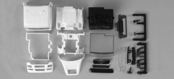 Man TGX XLX/+spojler+boční kryty /2 kusy"082570"  (1:87)