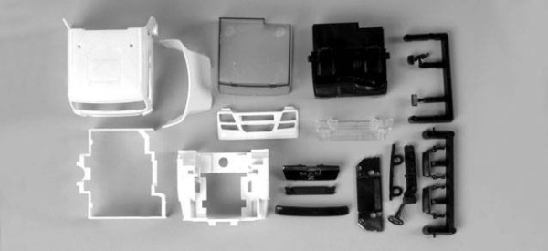 Man TGS LX/+spojler+boční kryty /2 kusy"082617"  (1:87)