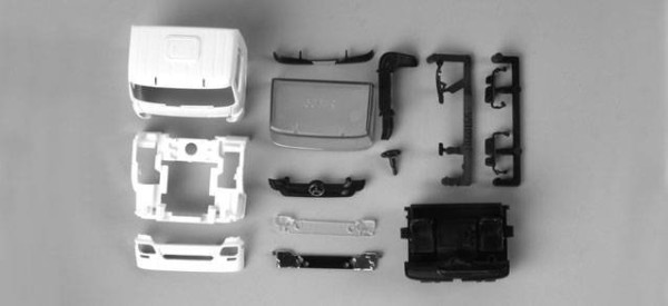 Mercedes Actros S MP3/-spojler-boční kryty "082815"  (1:87)
