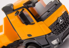 MB Arocs M -LKW s podvalníkem "310772"  (1:87)