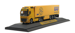 Volvo FH GL s chlaďákem "U+U" "502508" (1:87) pohled na podstavci
